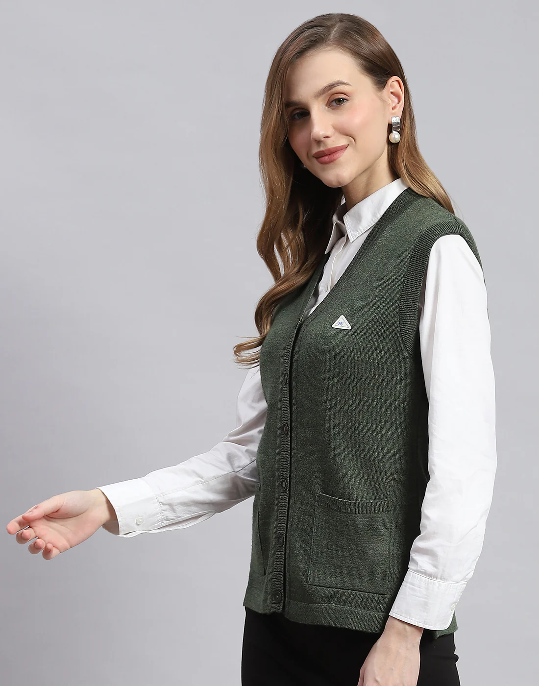 Women Green Solid V Neck Sleeveless Cardigans - Image 3