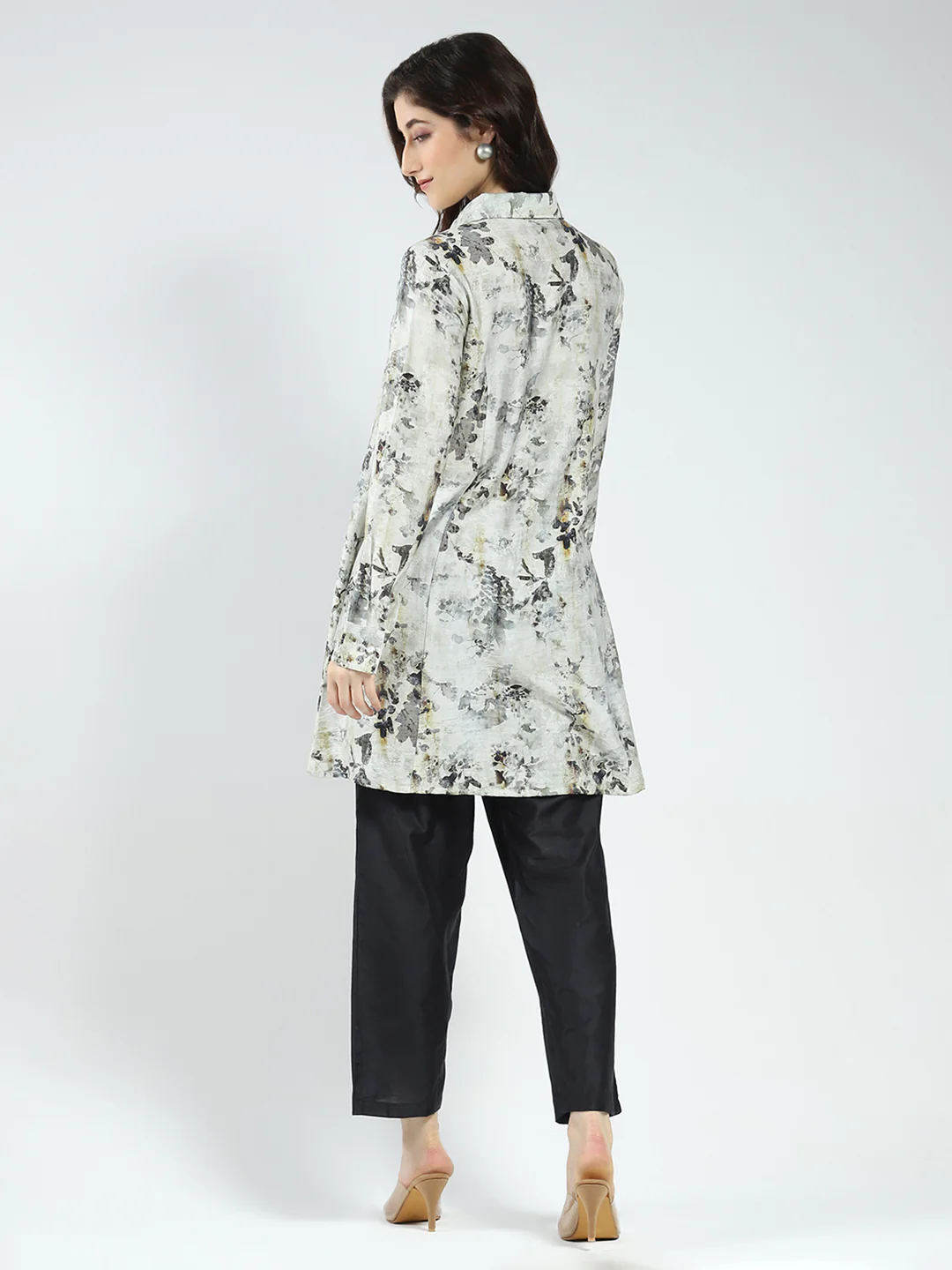 Women Grey & Black Printed Collar Full Sleeve Cords Set - Image 2