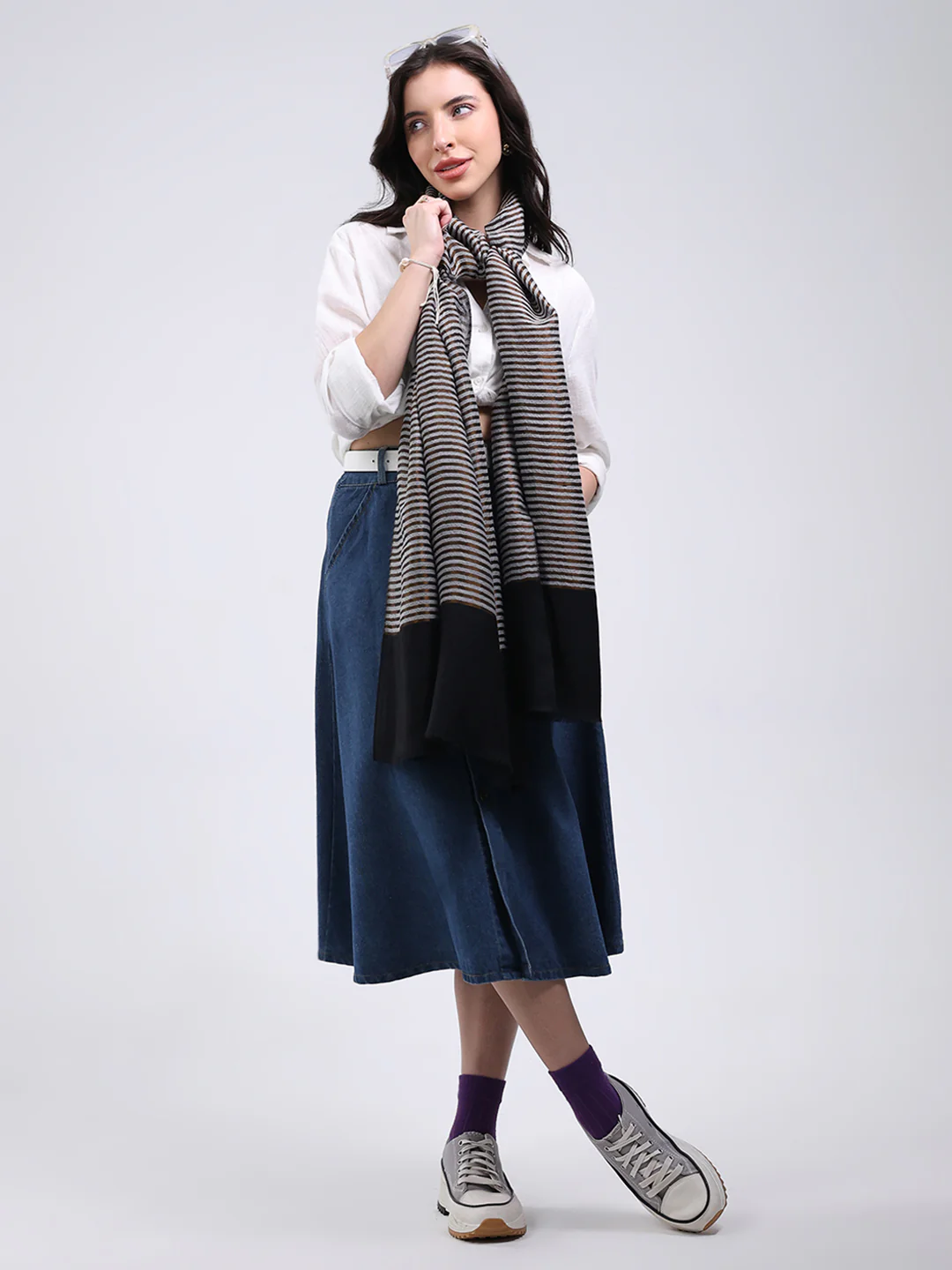 Women Grey & Black Solid Wool Blend Stole - Image 2
