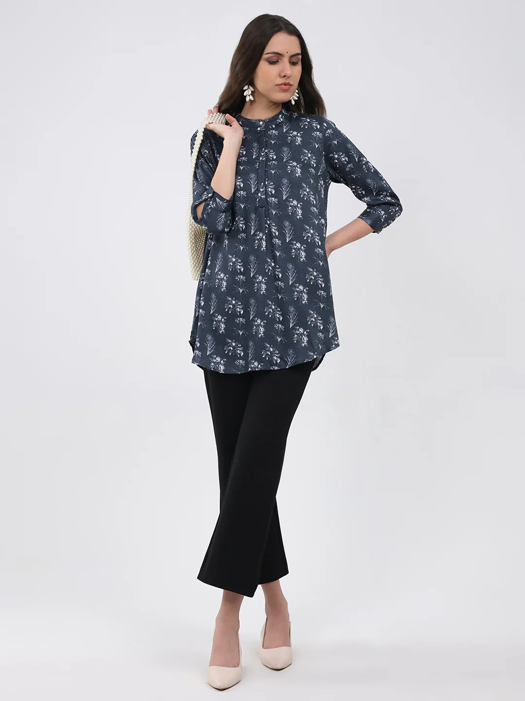 Women Grey Printed Round Neck 3/4th Sleeve Winter Kurti - Image 2