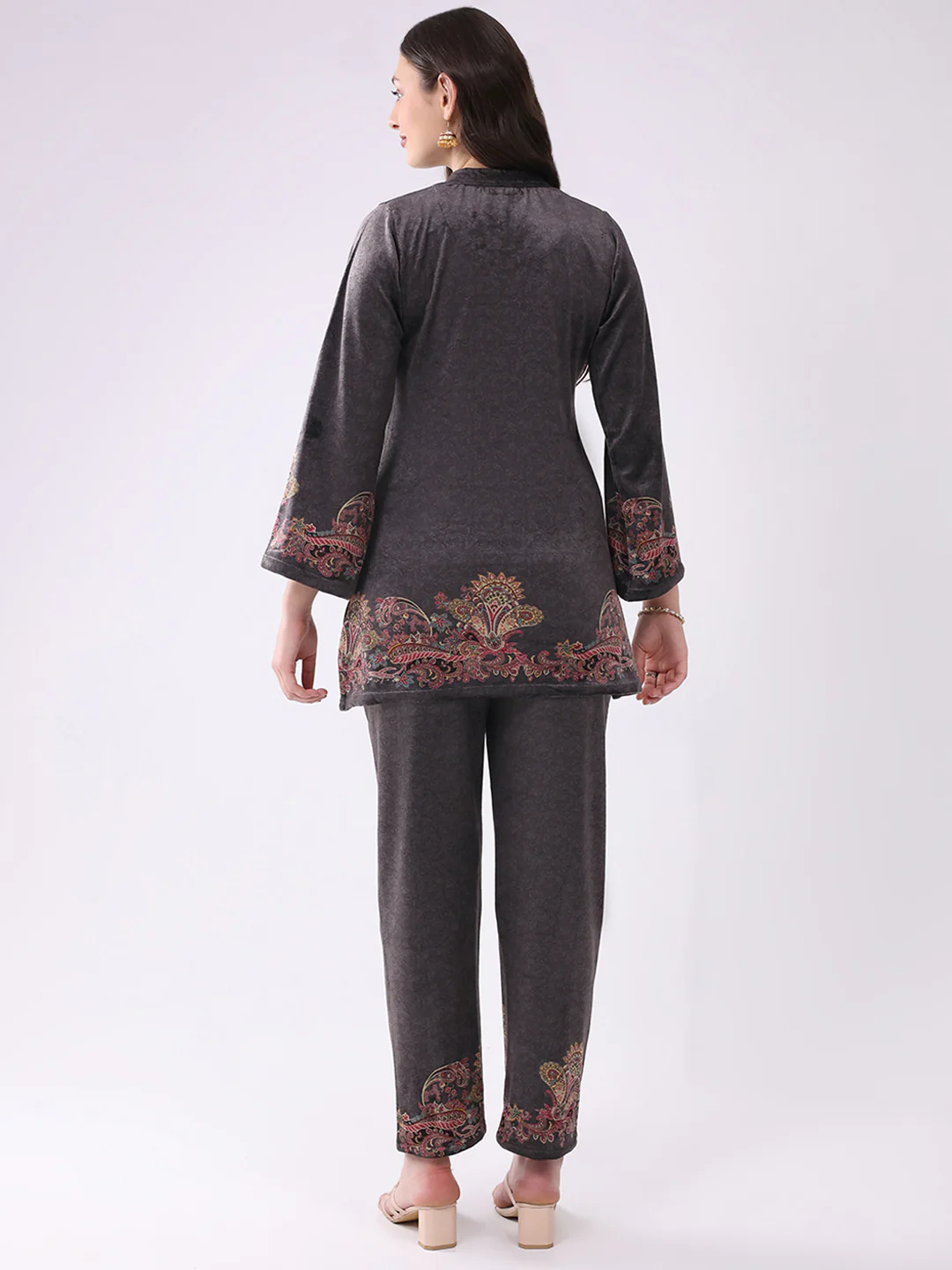 Women Grey Printed Round Neck Full Sleeve Kurti Set for Winter - Image 5