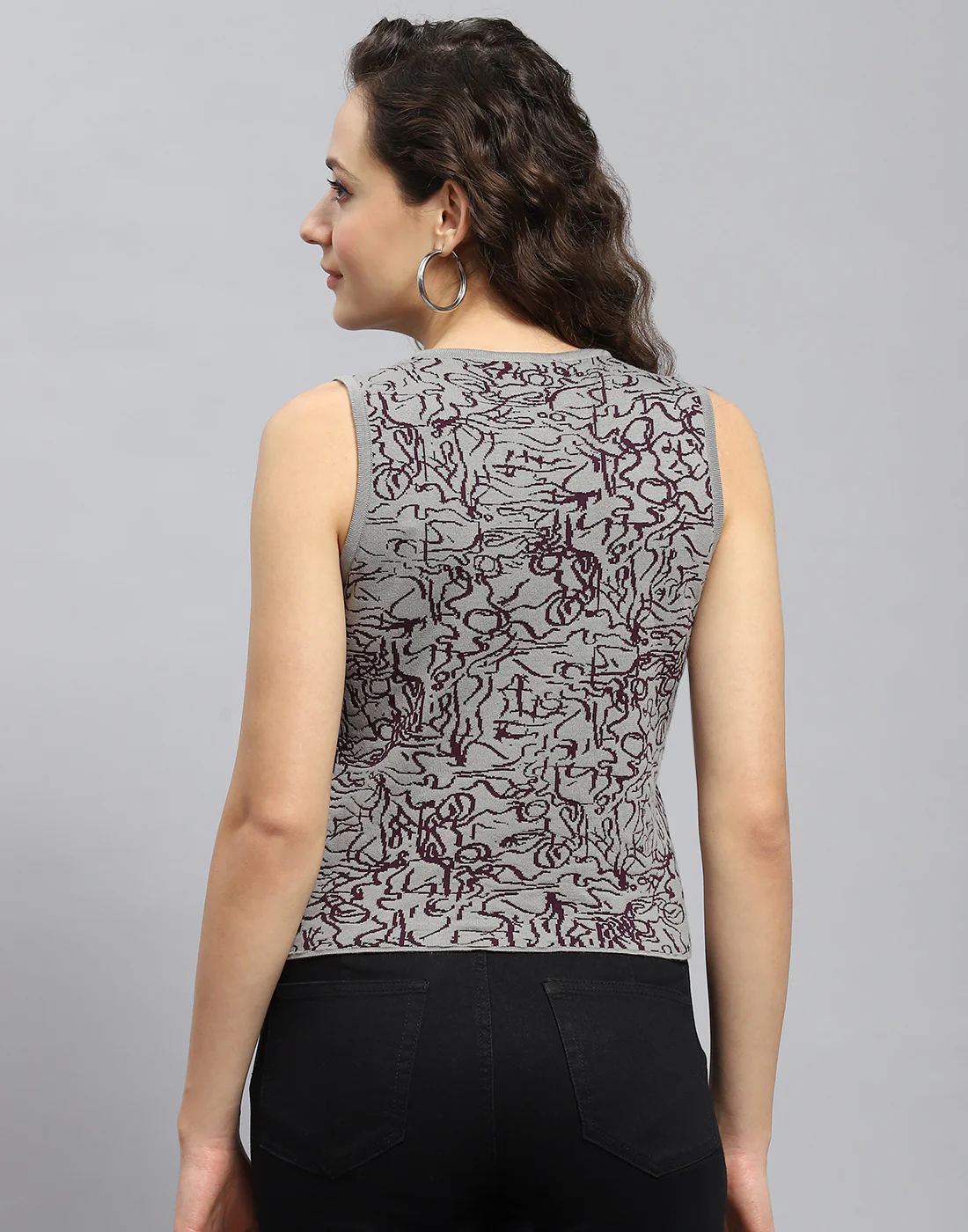 Women Grey Printed Round Neck Sleeveless Top - Image 6