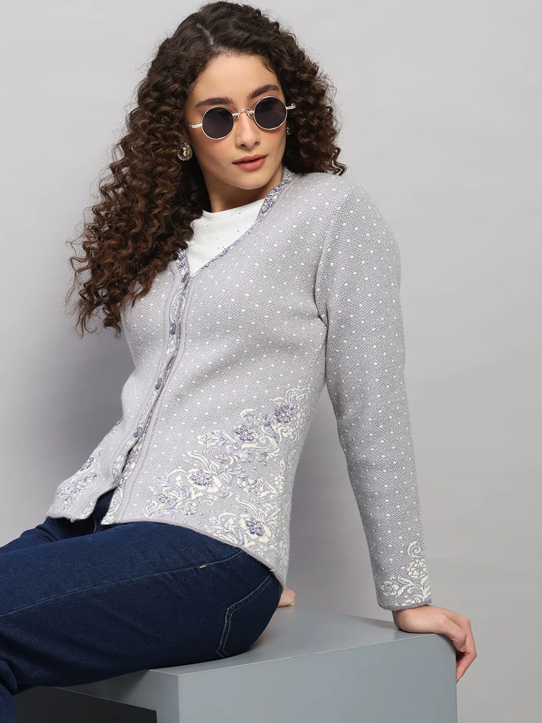 Women Grey Printed V Neck Full Sleeve Cardigan - Image 6