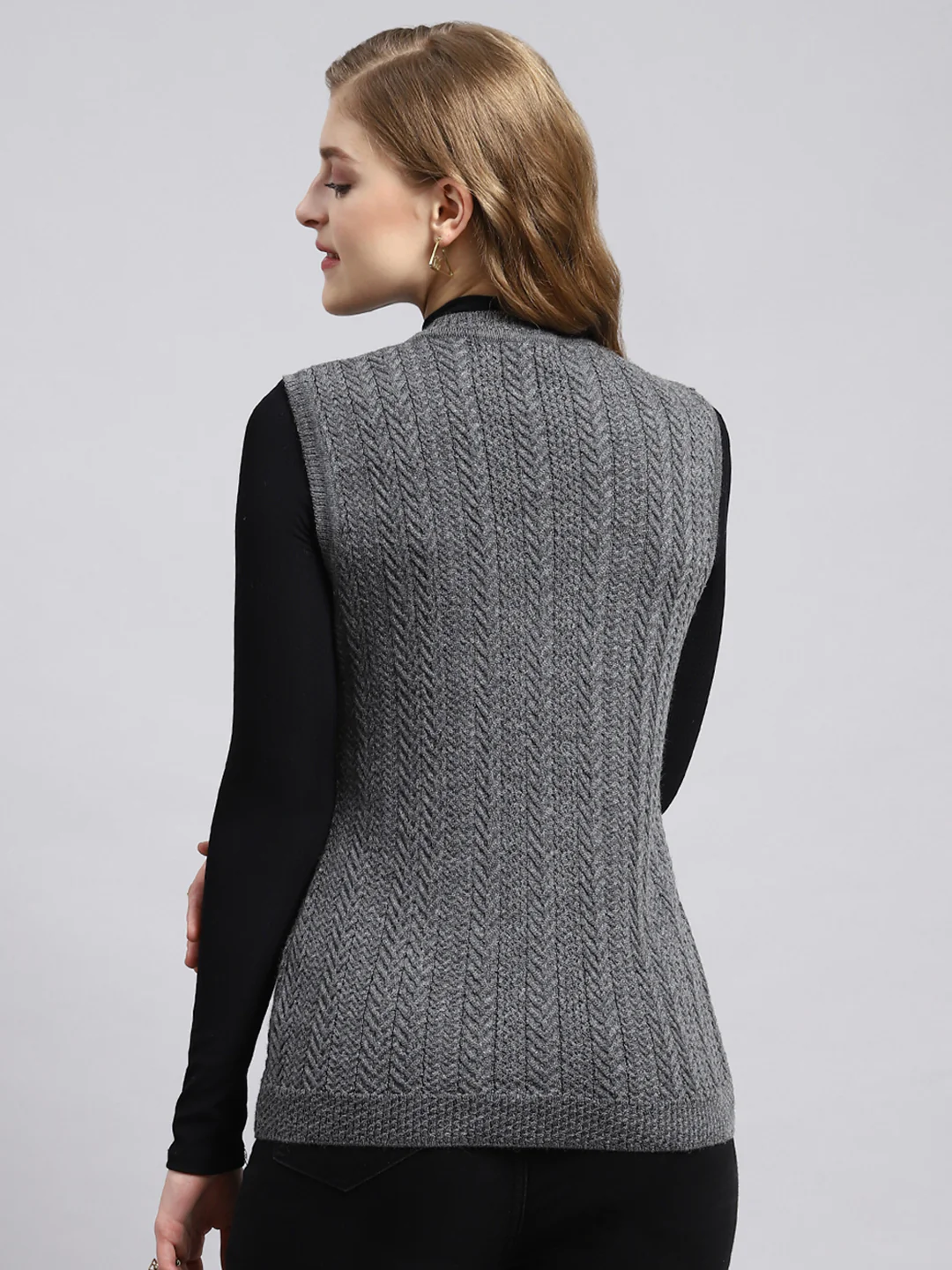 Women Grey Self Cardigan - Image 4