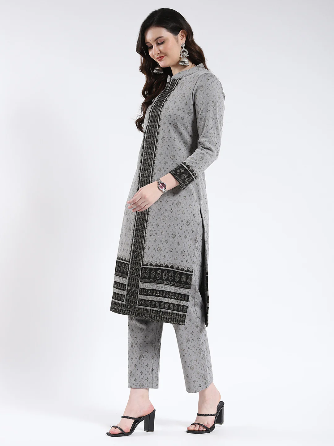 Women Grey Self Design Band Neck Full Sleeve Kurti Set for Winter - Image 4