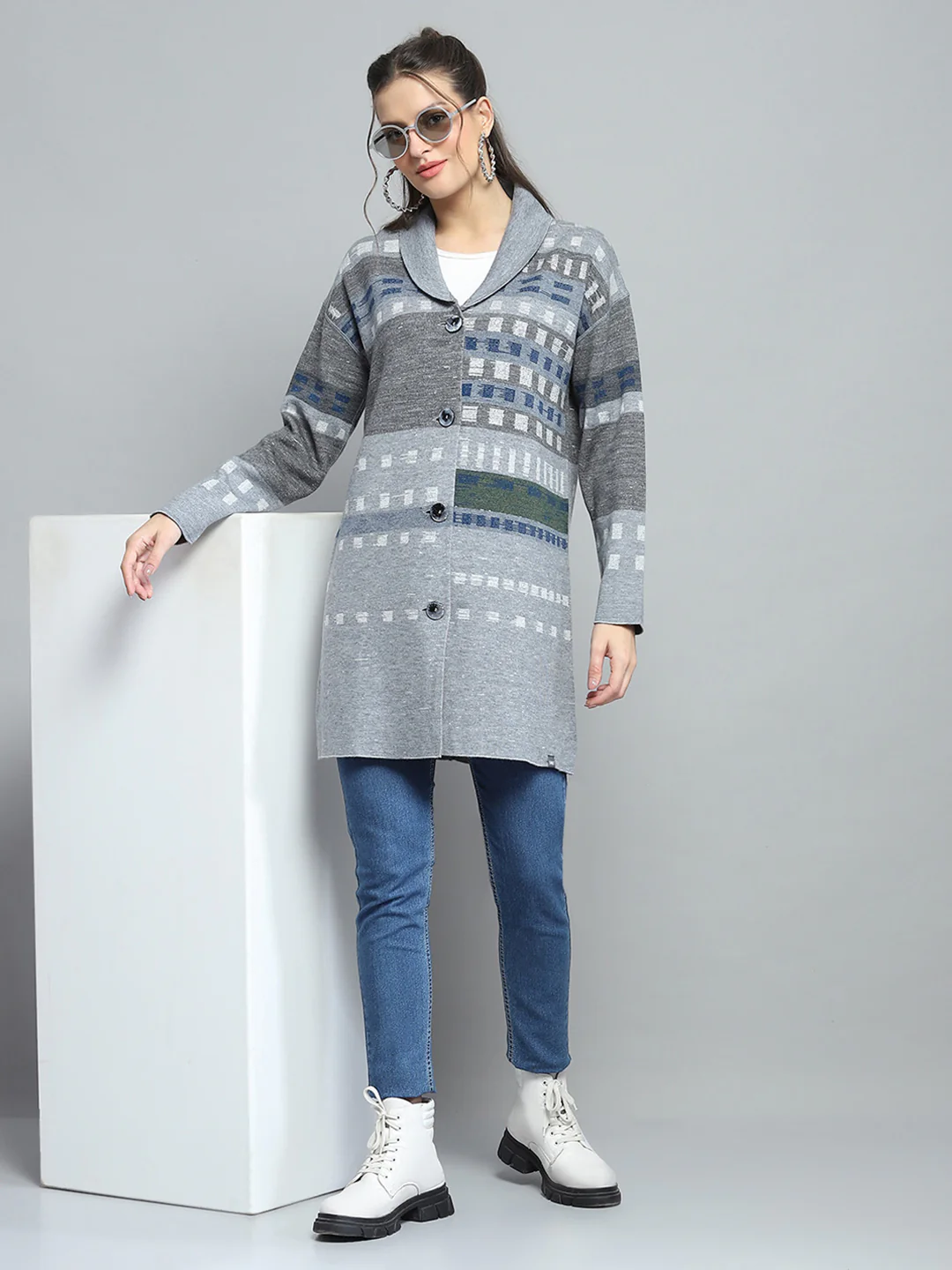 Women Grey Self Design Collar Full Sleeve Cardigan - Image 2