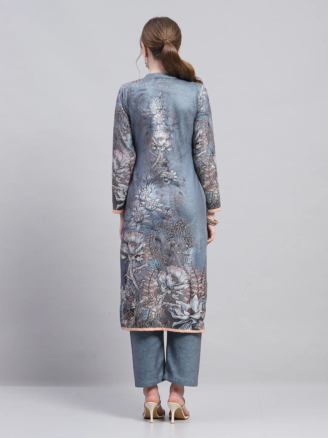 Women Grey Self Design Round Neck Full Sleeve Kurtis Set for Winter - Image 5