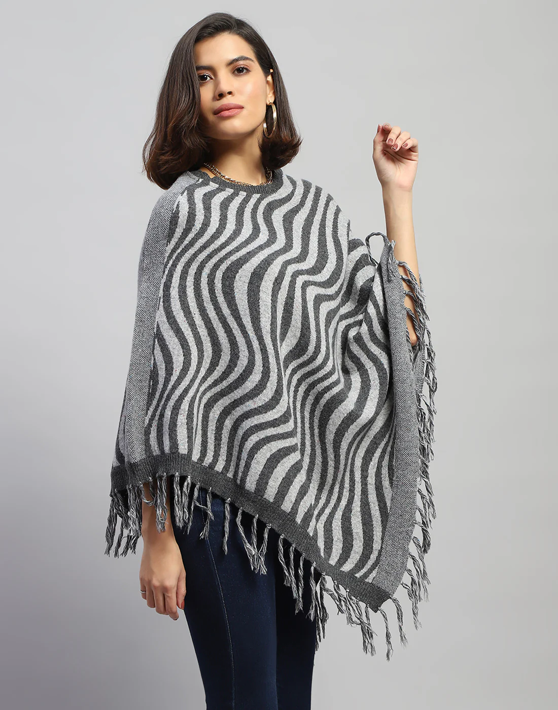 Women Grey Self Design Round Neck  Poncho - Image 4