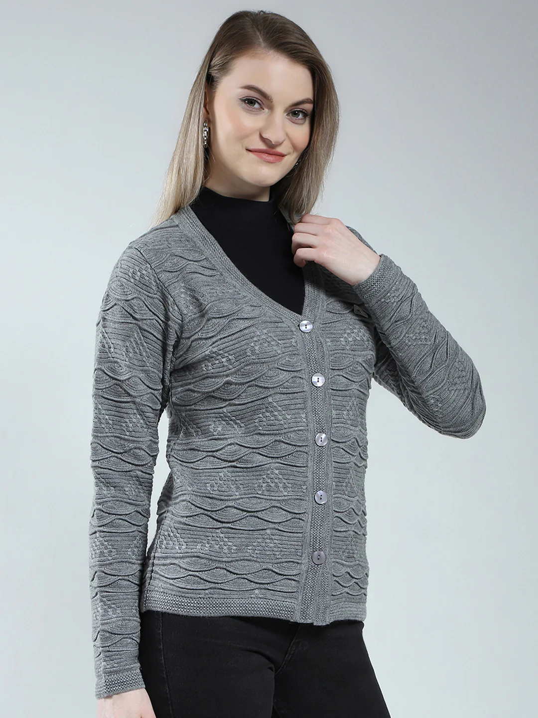 Women Grey Self Design V Neck Full Sleeve Cardigan - Image 4