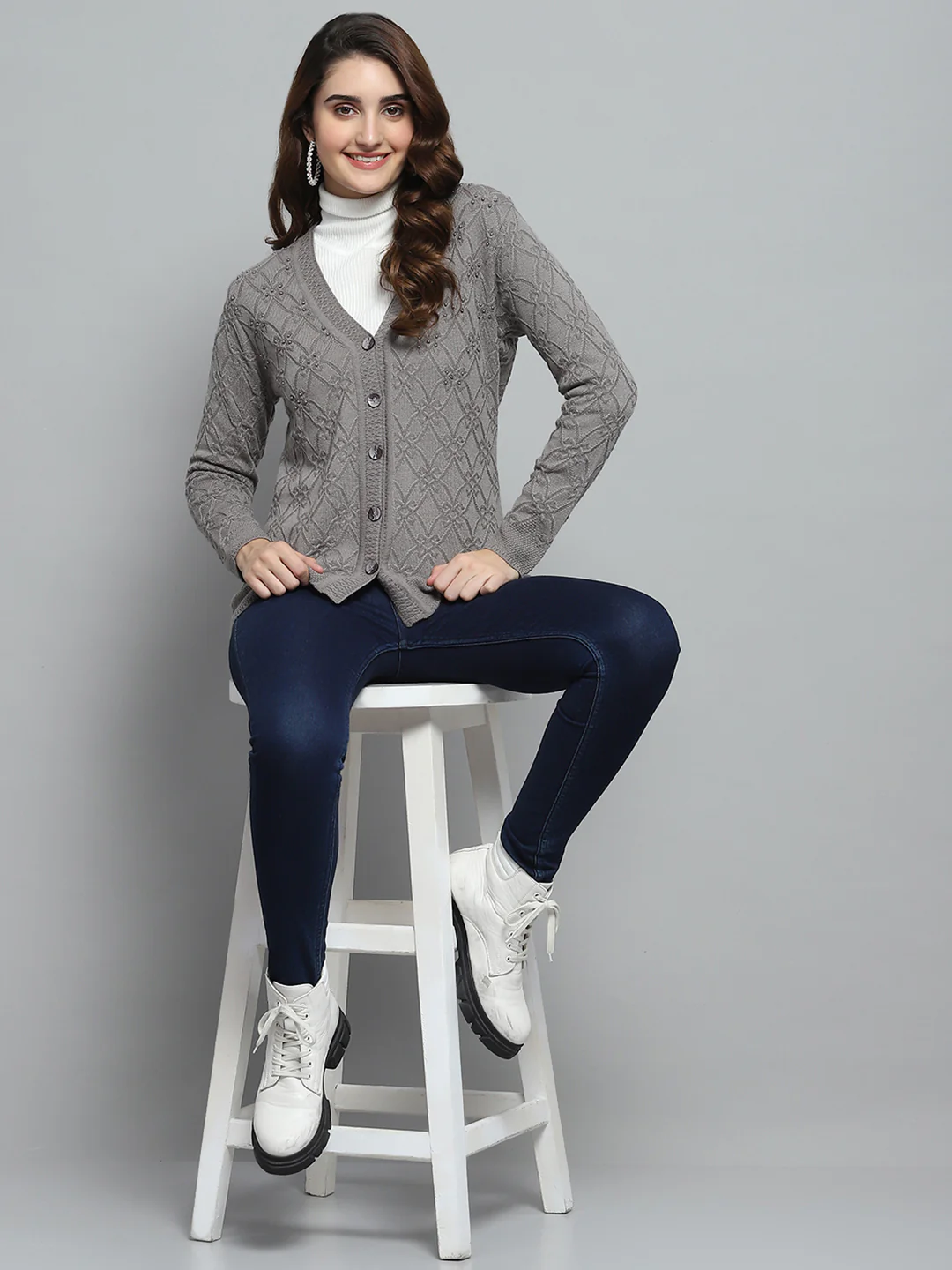 Women Grey Self Design V Neck Full Sleeve Cardigan - Image 2