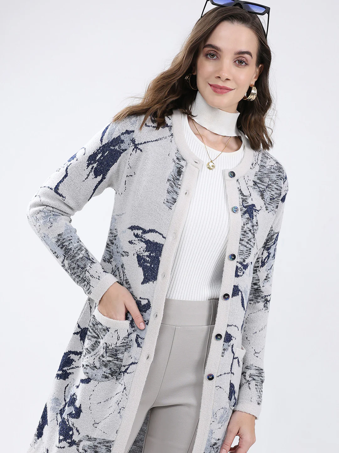Women Grey Self Design Round Neck Full Sleeve Cardigan - Image 6