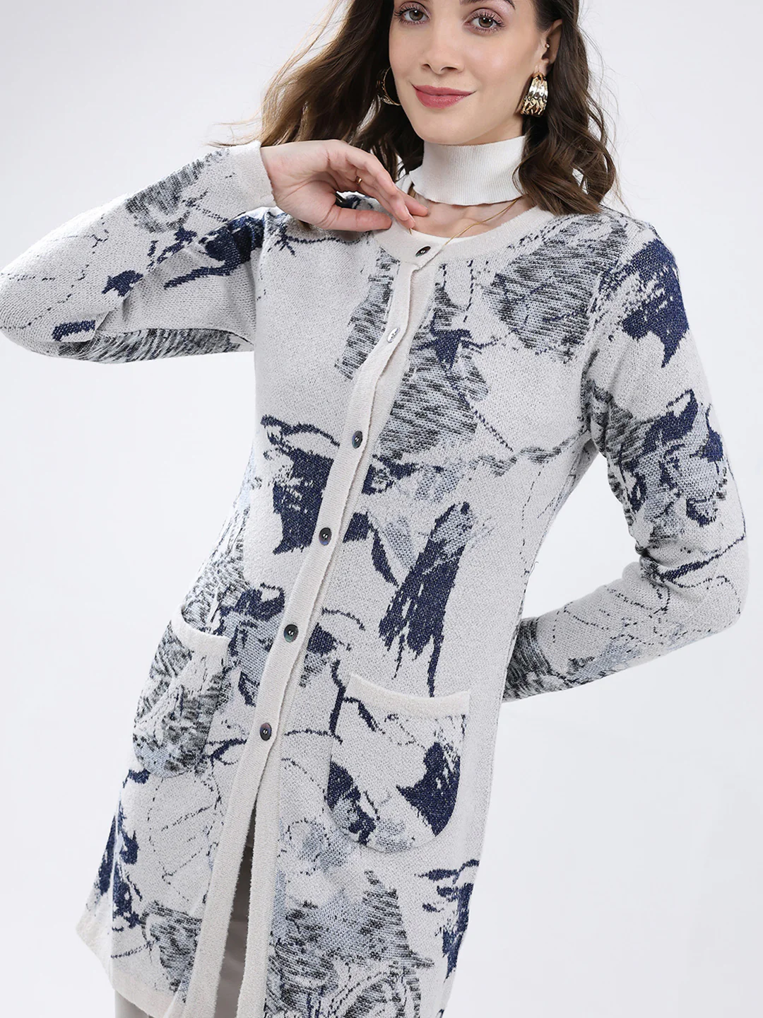 Women Grey Self Design Round Neck Full Sleeve Cardigan - Image 7