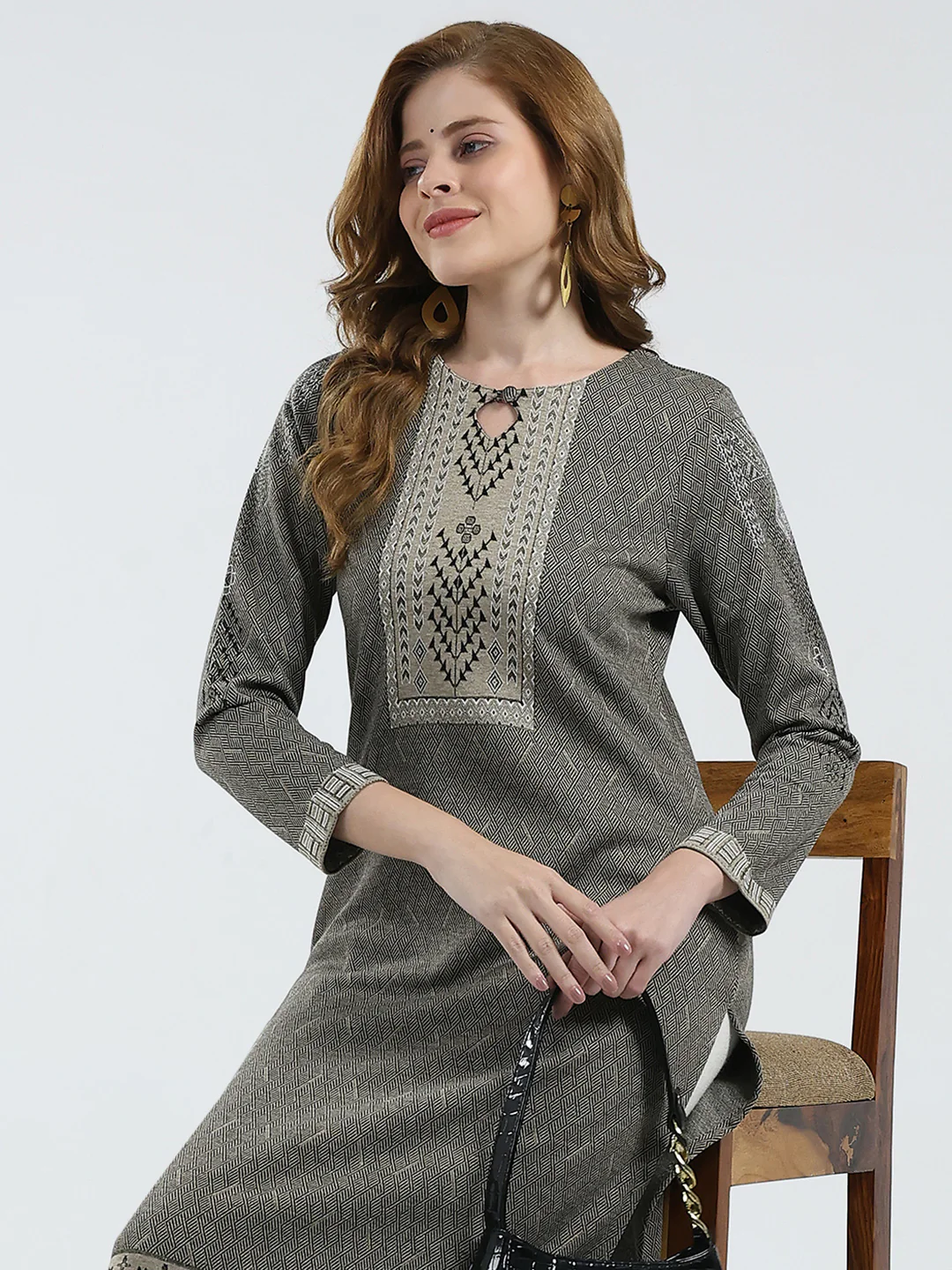 Women Grey Self Design Round Neck Full Sleeve Winter Kurti - Image 6