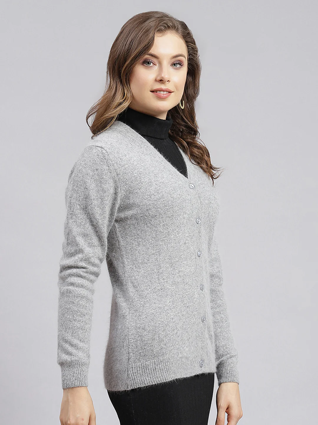 Women Grey Solid Angoora Cardigan - Image 3