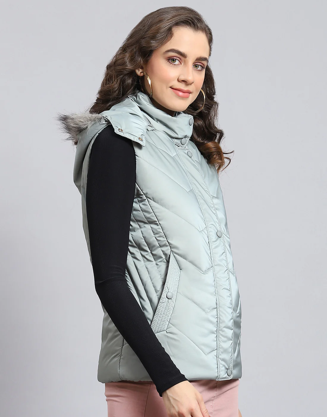 Women Grey Solid Hooded Sleeveless Jacket - Image 4