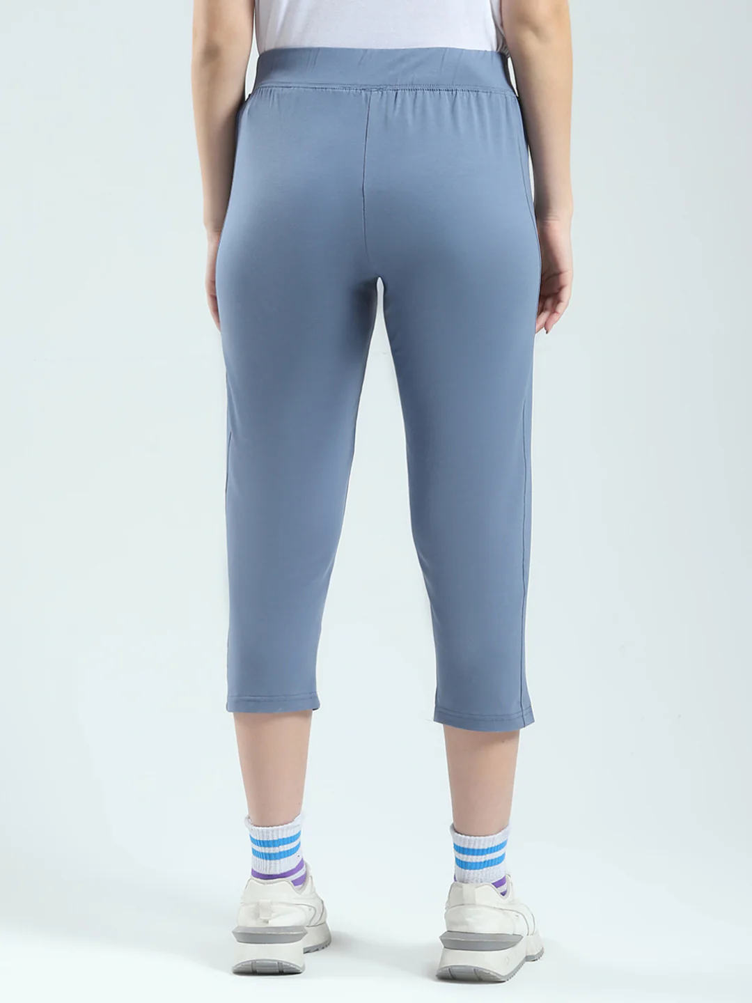Women Grey Solid Regular Fit Capri - Image 5