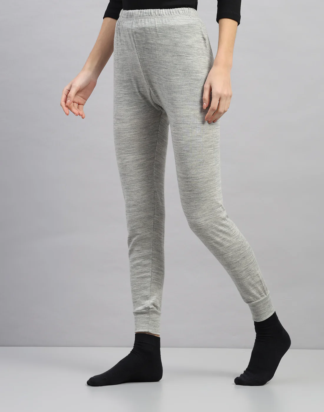 Women Grey Solid Regular Fit Thermal Lower - Image 2