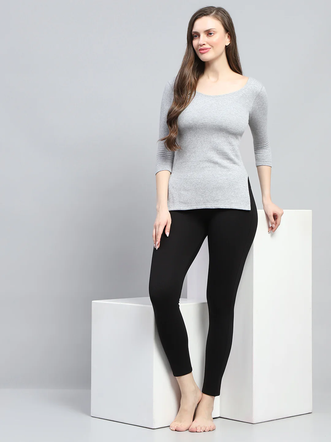 Women Grey Solid Round Neck 3/4th Sleeve Thermal Vest - Image 2