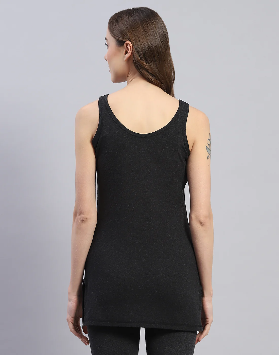 Women Grey Solid Round Neck Sleeveless Thermal Vest - Image 5