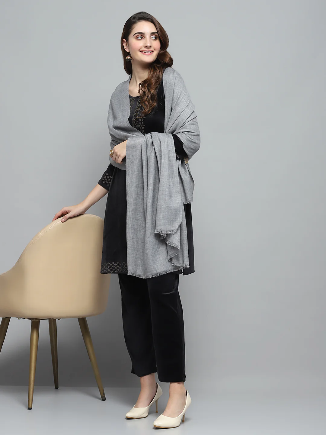 Women Grey Solid Shawl - Image 2