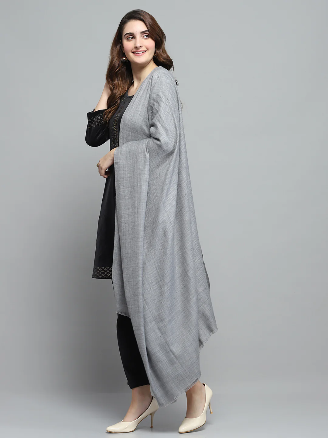 Women Grey Solid Shawl - Image 3