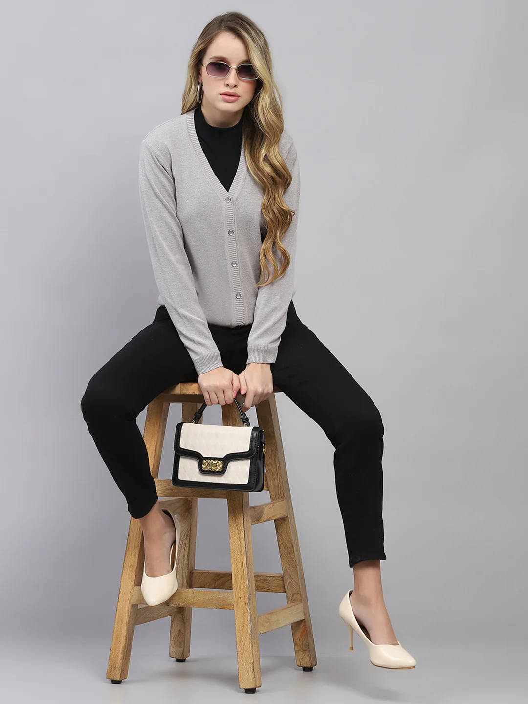 Women Grey Solid V Neck Full Sleeve Cardigan - Image 2