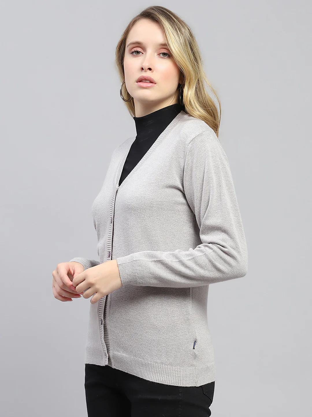 Women Grey Solid V Neck Full Sleeve Cardigan - Image 3