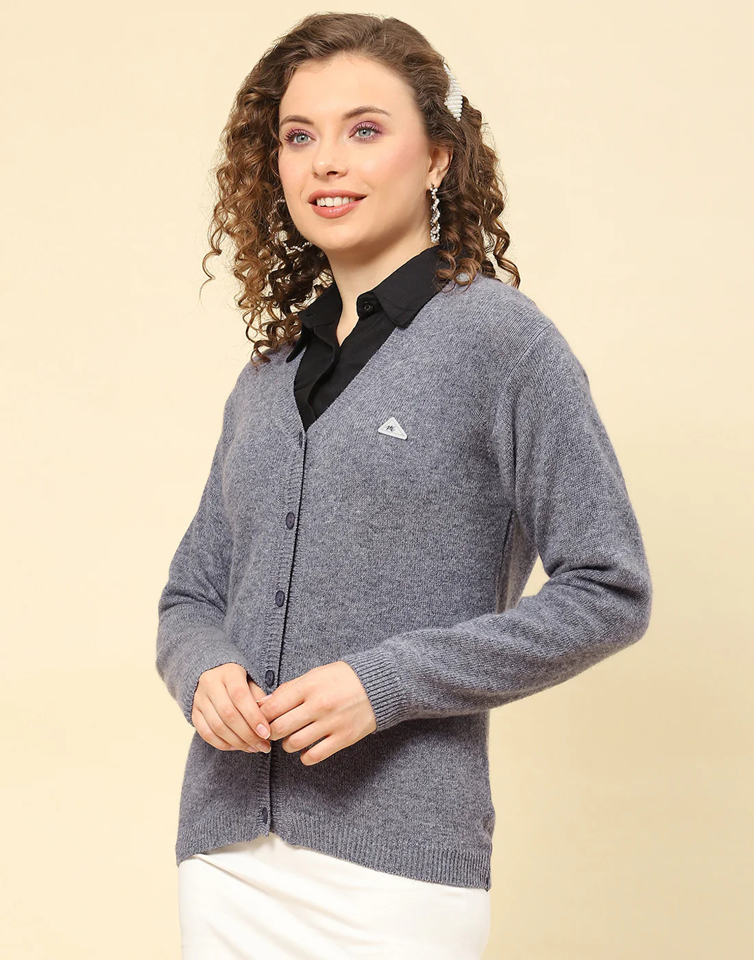 Women Grey Solid V Neck Full Sleeve Cardigan - Image 3