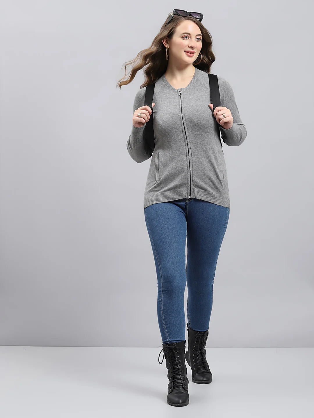 Women Grey Solid V Neck Full Sleeve Pullover - Image 2
