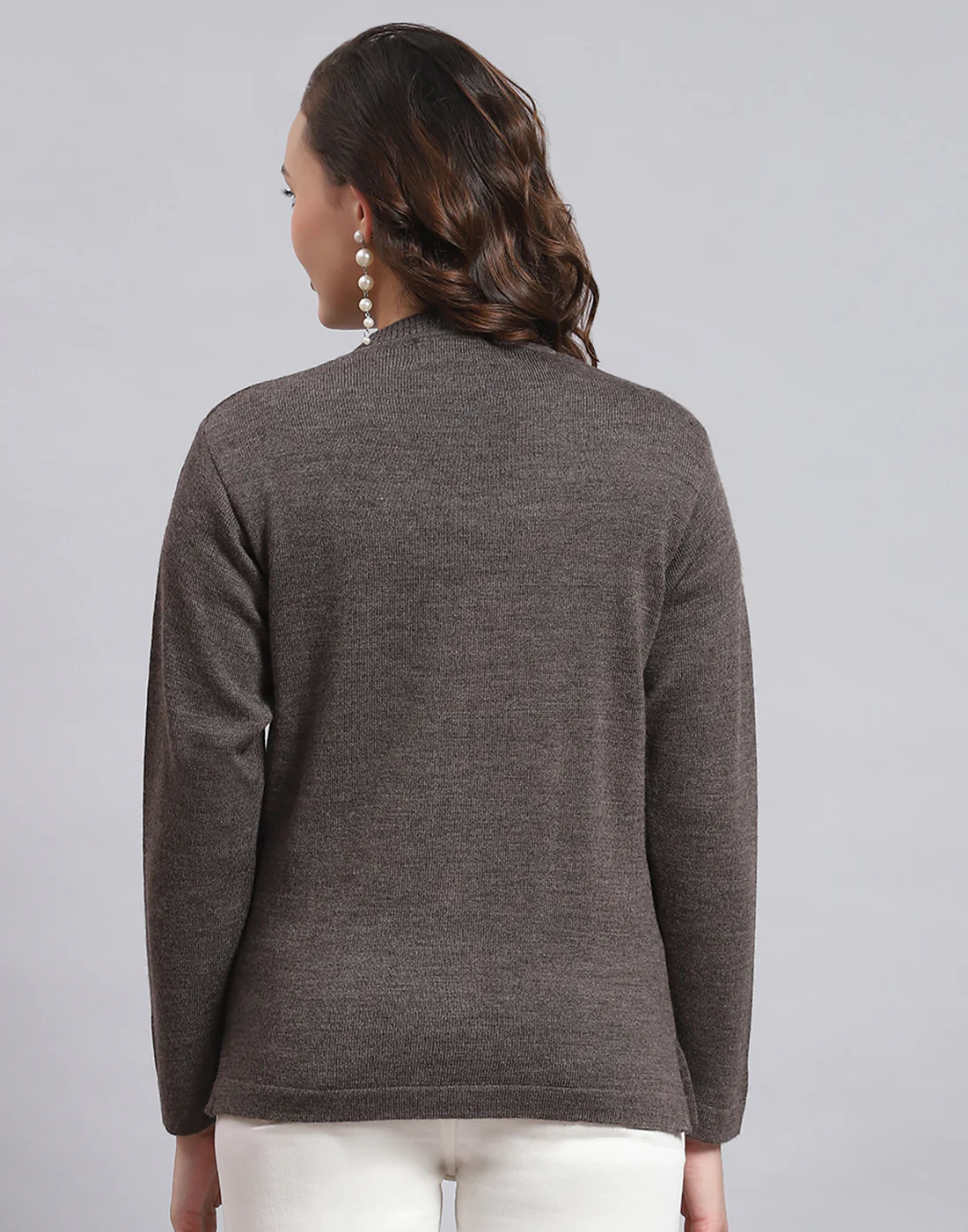 Women Grey Solid V Neck Full Sleeve Sweater - Image 6