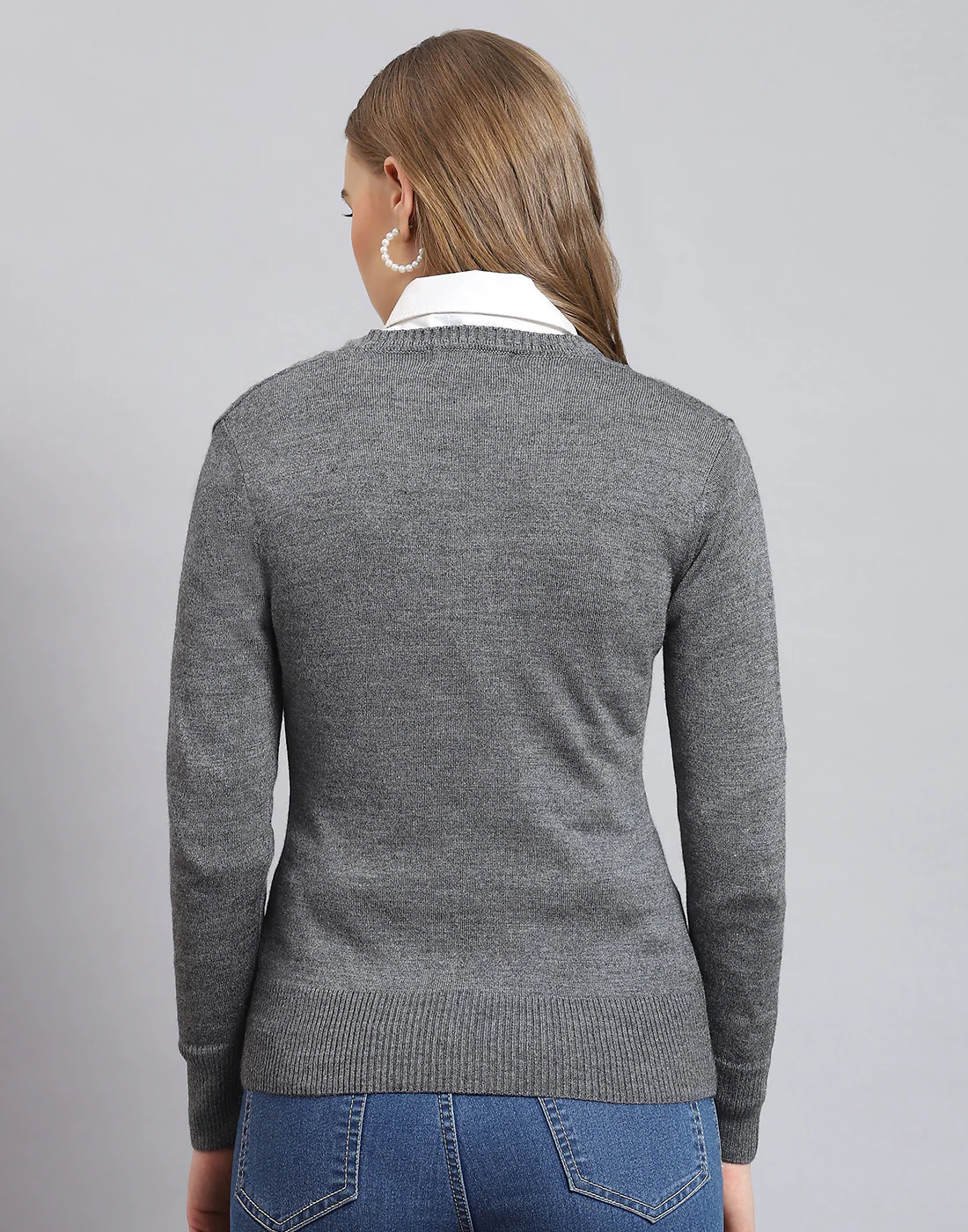Women Grey Solid V Neck Full Sleeve Sweater - Image 5