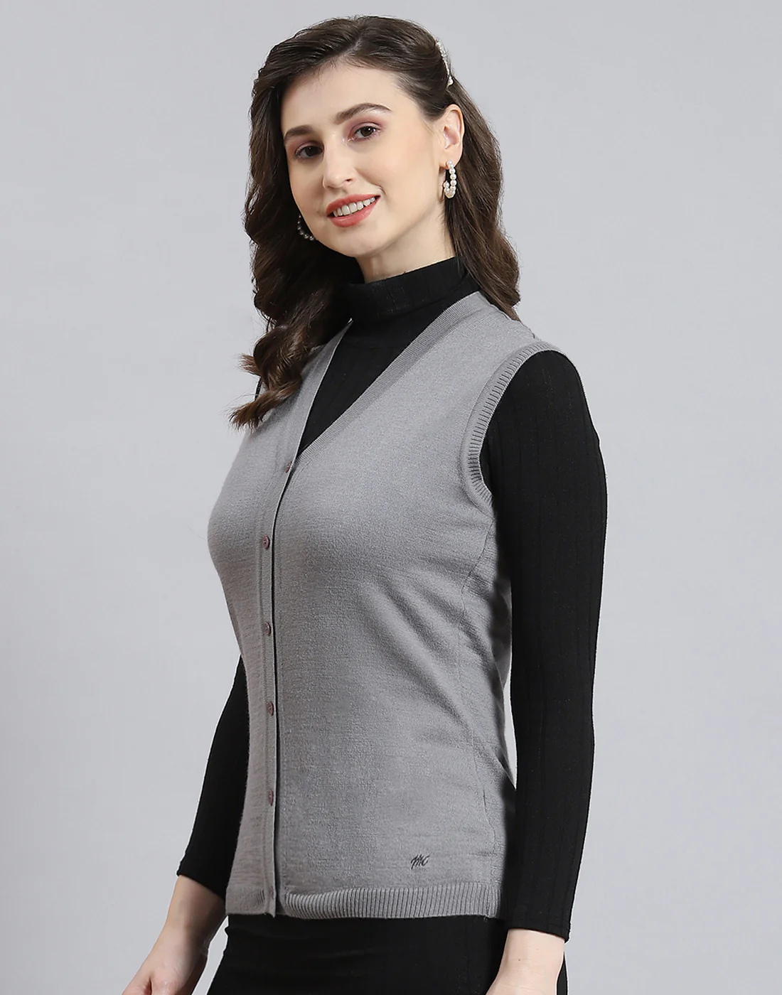 Women Grey Solid V Neck Sleeveless Cardigan - Image 3