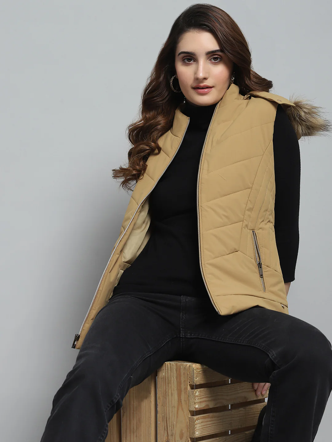 Women Khaki Solid Detachable Hood Sleeveless Jacket - Image 6