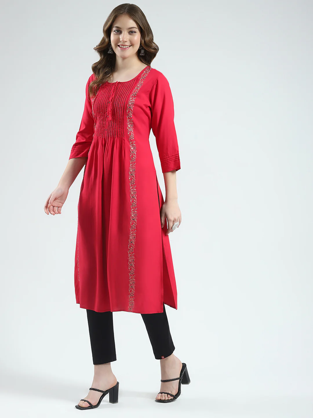 Women Magenta Embroidered Round Neck 3/4th Sleeve Kurti - Image 3