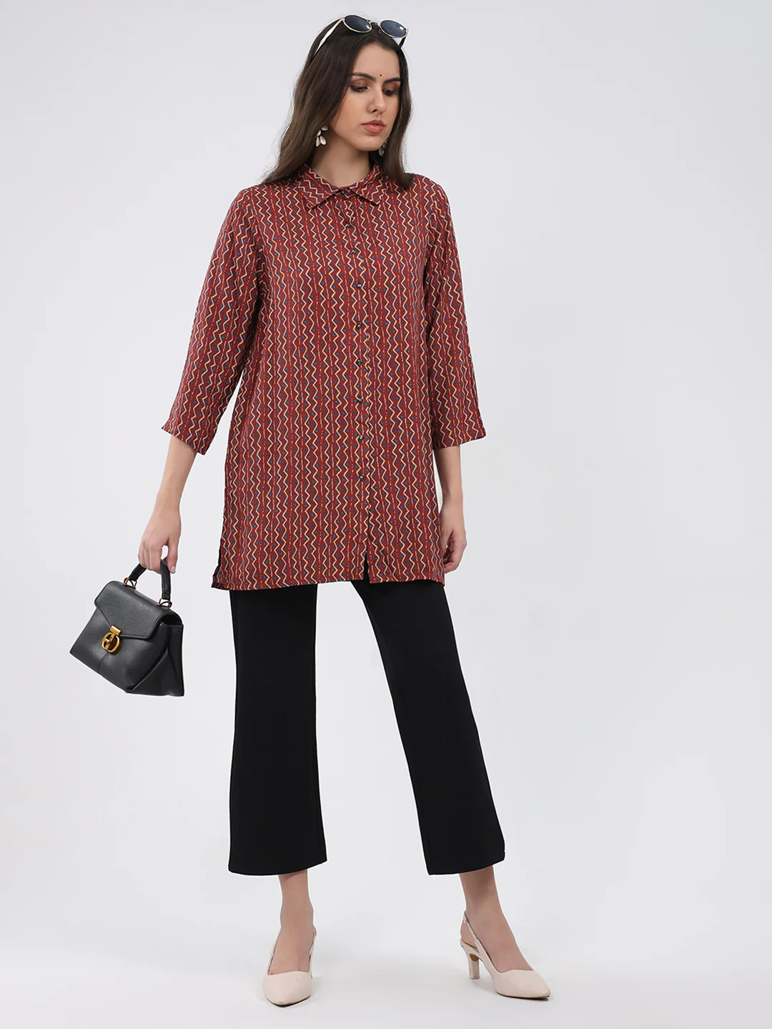 Women Maroon Printed Collar 3/4th Sleeve Winter Kurti - Image 2