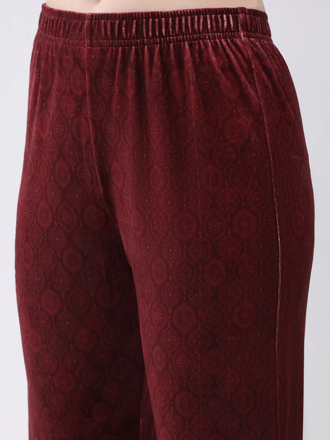 Women Maroon Printed Round Neck Full Sleeve Kurti Set for Winter - Image 8