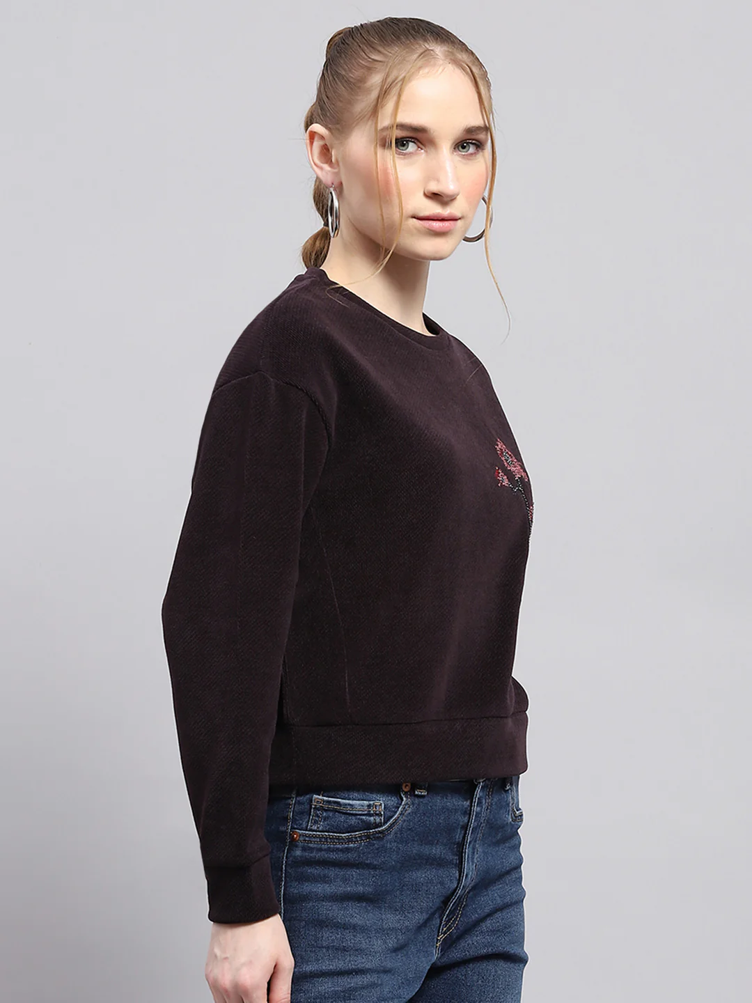 Women Maroon Printed Round Neck Full Sleeve Sweatshirt - Image 4