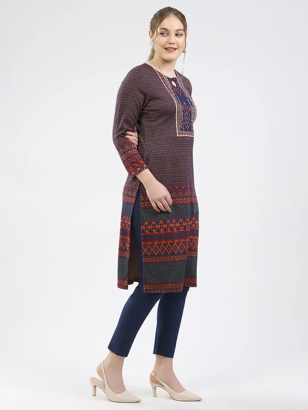 Women Maroon Printed Round Neck Full Sleeve Winter Kurti - Image 4
