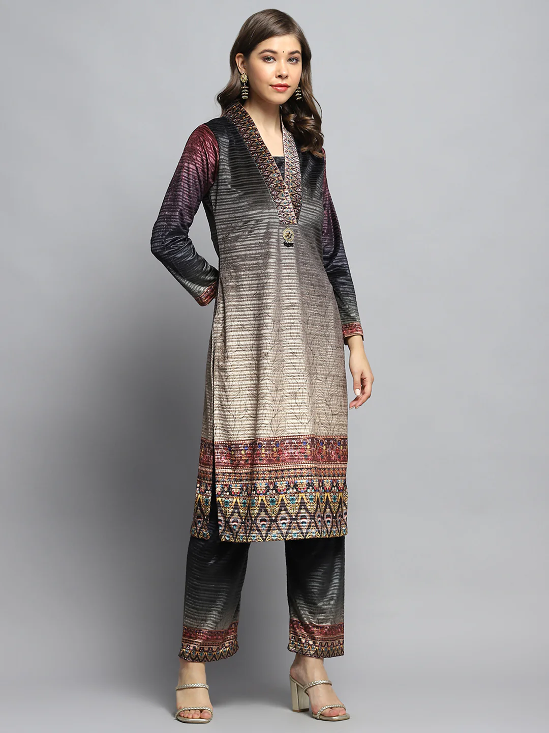 Women Maroon Self Design V Neck Full Sleeve Kurti Set with Bag - Image 6