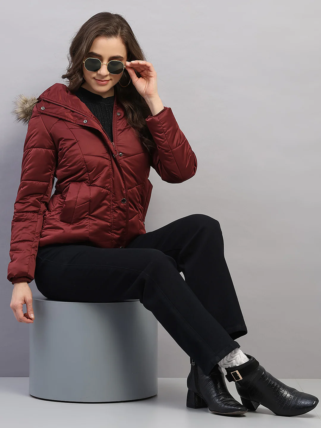 Women Maroon Solid Hooded Full Sleeve Jacket - Image 2