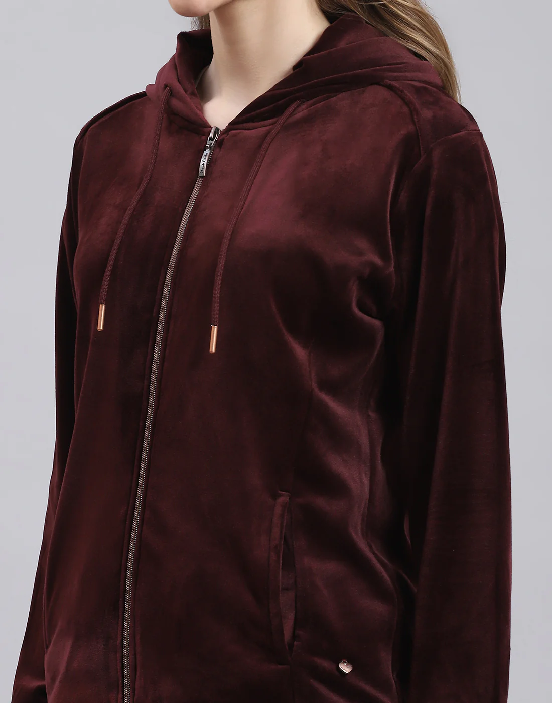 Women Maroon Solid Hooded Full Sleeve Tracksuit - Image 6