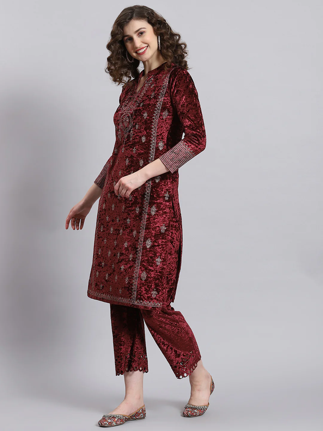 Women Maroon Solid Mandarin Collar Full Sleeve Kurtis Set - Image 2
