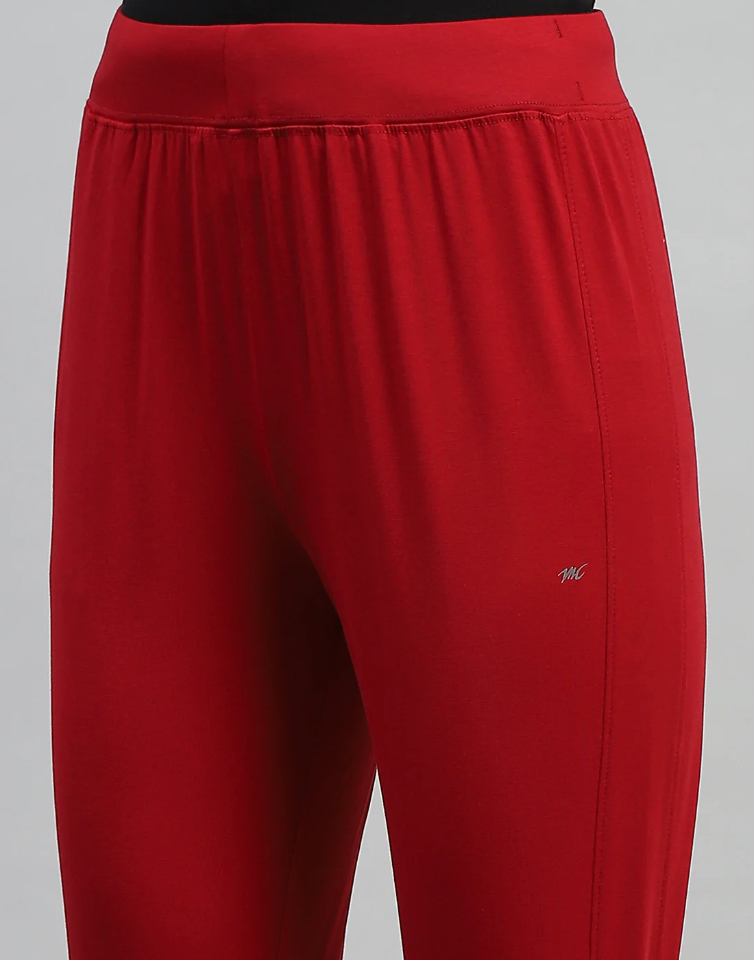 Women Maroon Solid Regular Fit Capri - Image 6