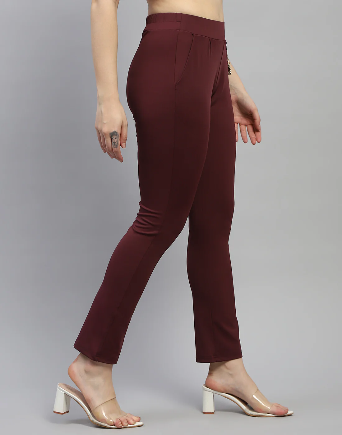 Women Maroon Solid Regular Fit Jegging - Image 5