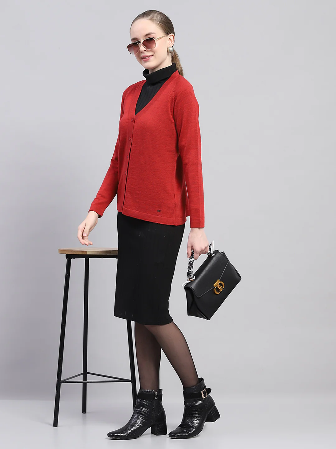 Women Maroon Solid V Neck Full Sleeve Cardigan - Image 2