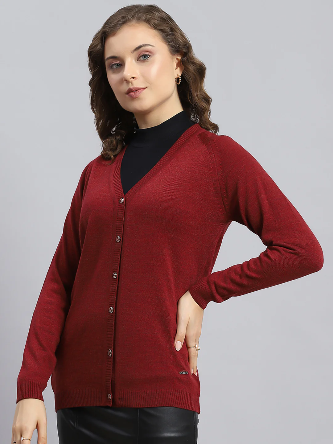 Women Maroon Solid V Neck Full Sleeve Cardigans - Image 3
