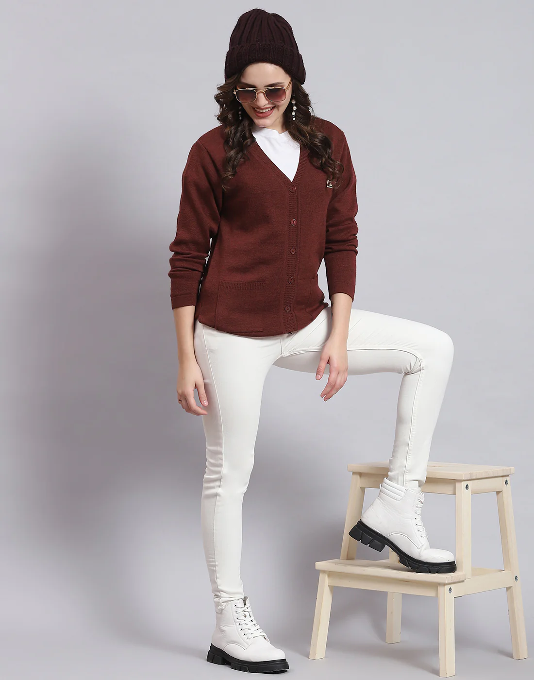 Women Maroon Solid V Neck Full Sleeve Sweater - Image 2
