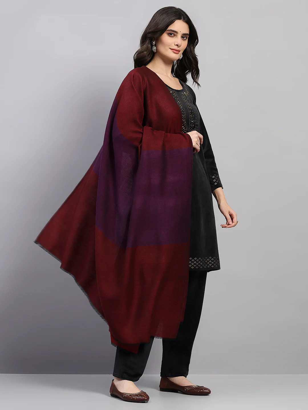 Women Multicolor Printed Wool Blend Shawl - Image 4