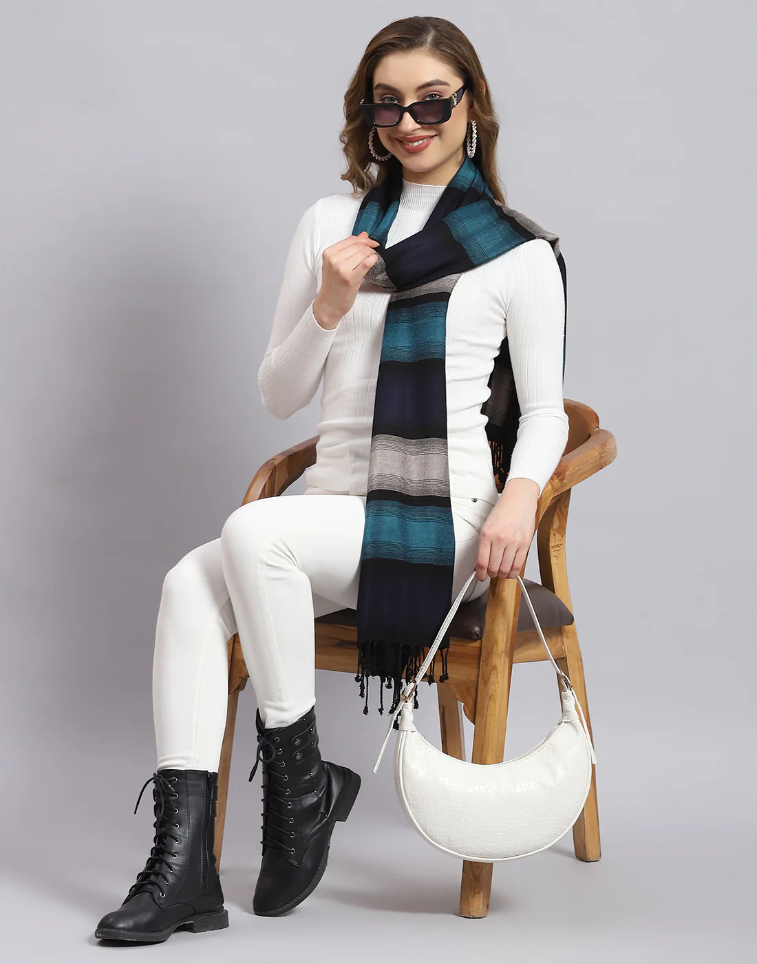 Women Multicolor Stripe Stole - Image 2