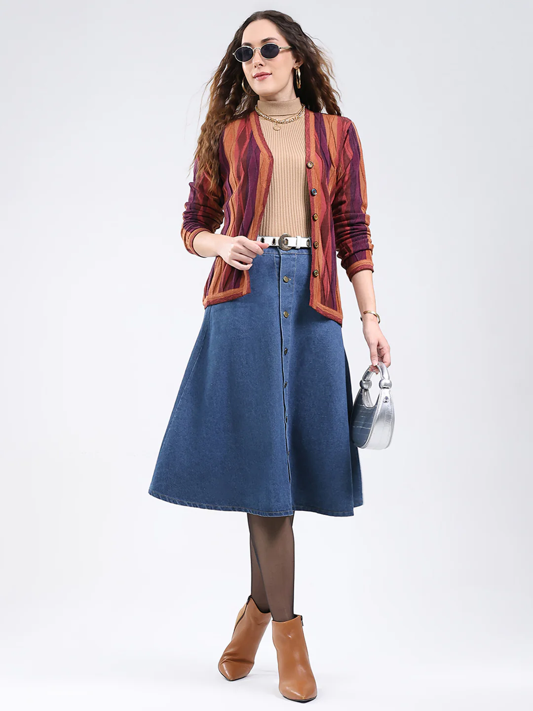Women Multicolor Wave Stripe V Neck Full Sleeve Cardigan - Image 2